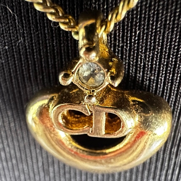Christian Dior CD in Necklace: in Heart with Rhinestone - Picture 14 of 14